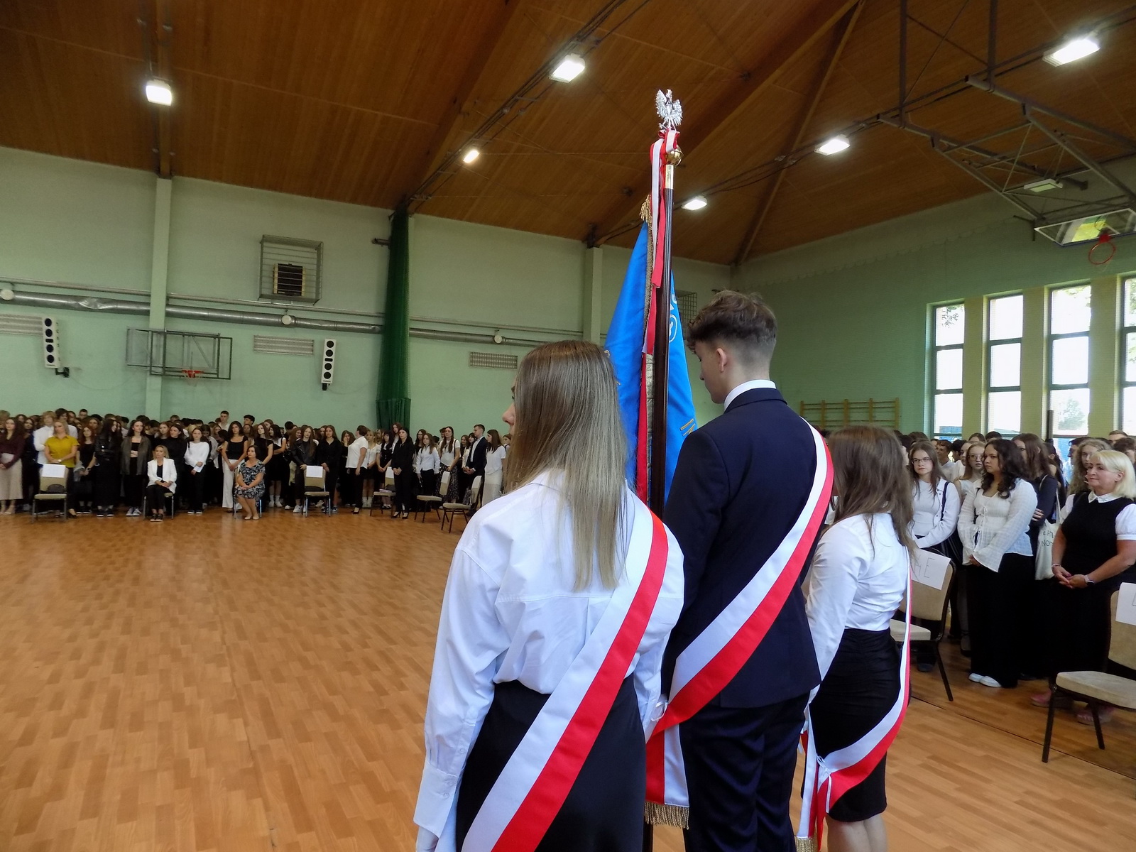 Zdjęcie Rozp roku 2025-2026 (22)8dcc3c4b-53b6-46c5-b86b-06bad03d932c.JPG w galerii Uroczyste rozpoczęcie roku szkolnego 2025/2026